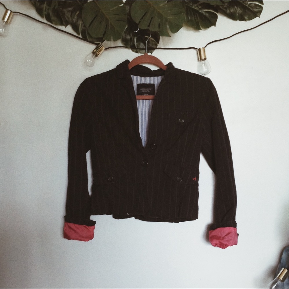 ⌛️LAST CHANCE⏳// AEO black blazer.